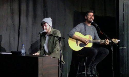 Cantando con Álex Ubago «Ella vive en mí» (Pamplona, 2019)