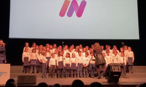 «Lean on me» con el coro infantil del Orfeón Pamplonés